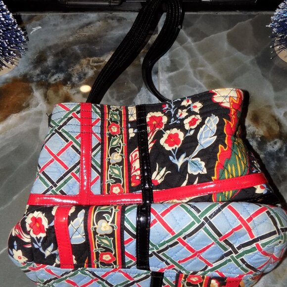 VERA BRADLEY SWEET VERSAILLES CROSSROADS SHOULDER BAG PATENT LEATHER STRAPS - Picture 2 of 3